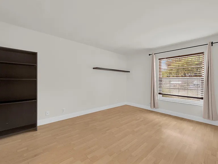 490 NW 20th St #1140 — Photo 14