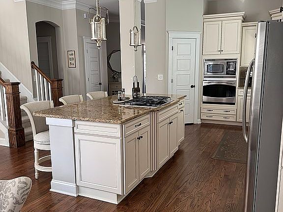 5th image of 331 Olmstead St