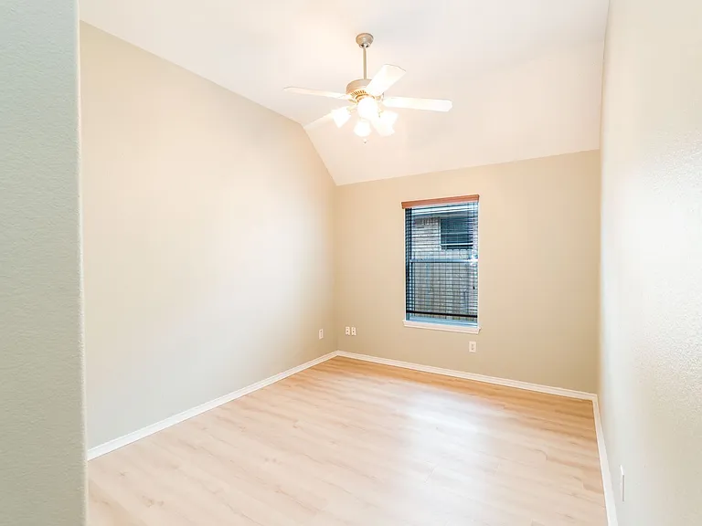 11516 Sunny Creek Ln — Photo 7