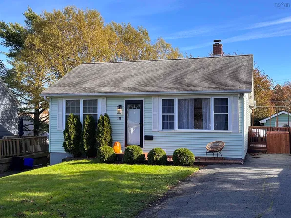 19 Arvida Ave, Halifax, NS B3R 1K7
