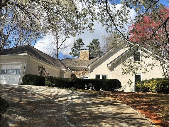 2nd image of 4501 Club House Dr