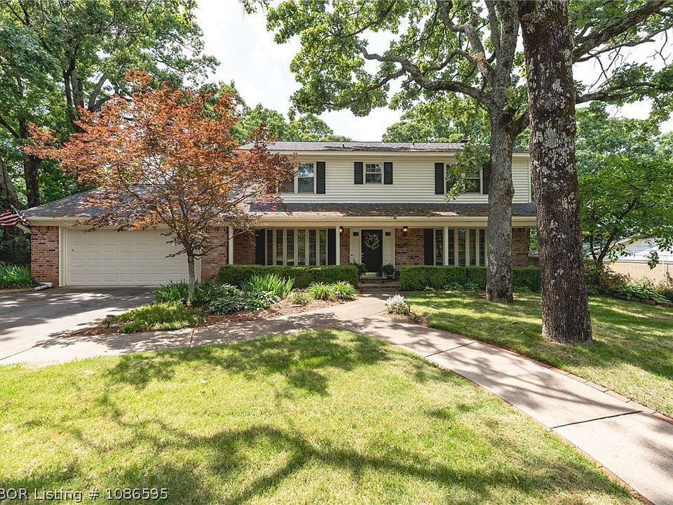 1st image of 2208 Warwick Pl