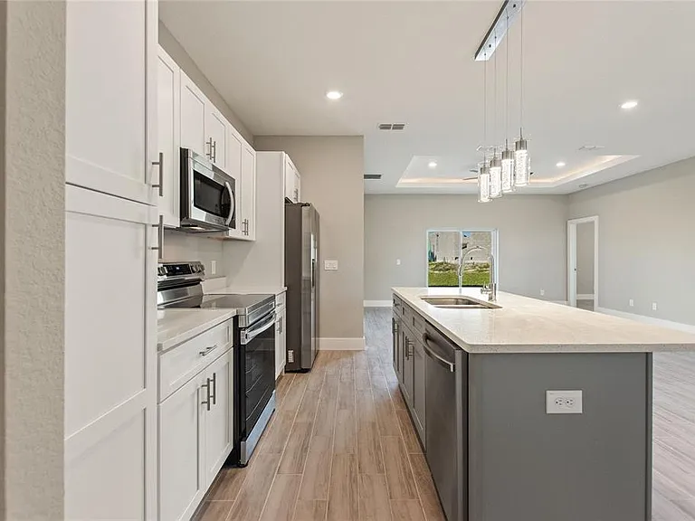 119 Tulip Ln — Photo 12