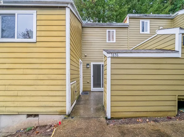 1636 Village Park Pl, West Linn, OR 97068