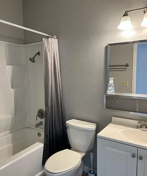 817 Main St #7 — Photo 16