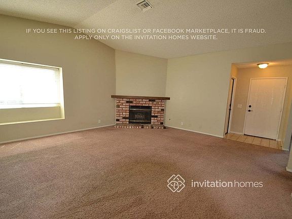 2nd image of 318 W 10th Pl