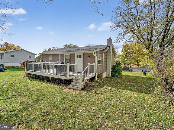 4th image of 298 Jenny Dr