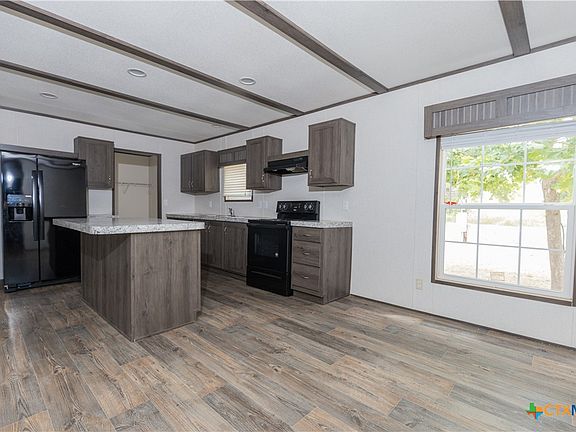 4th image of 886 Greystone Dr