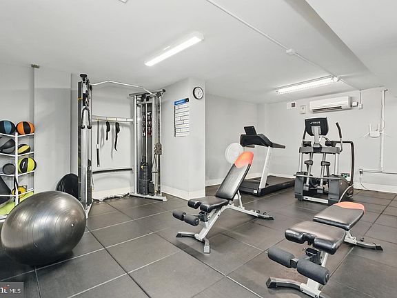 4th image of 4000 Tunlaw Rd NW APT 223