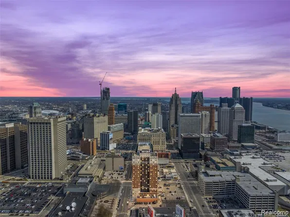 525 W Lafayette Blvd #15C, Detroit, MI 48226