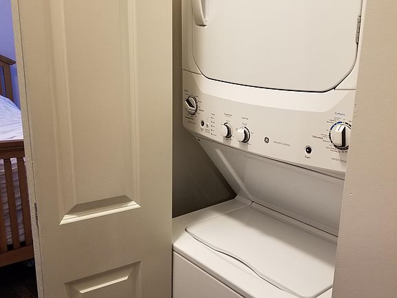 2nd image of 1014 N Winchester Ave #2R