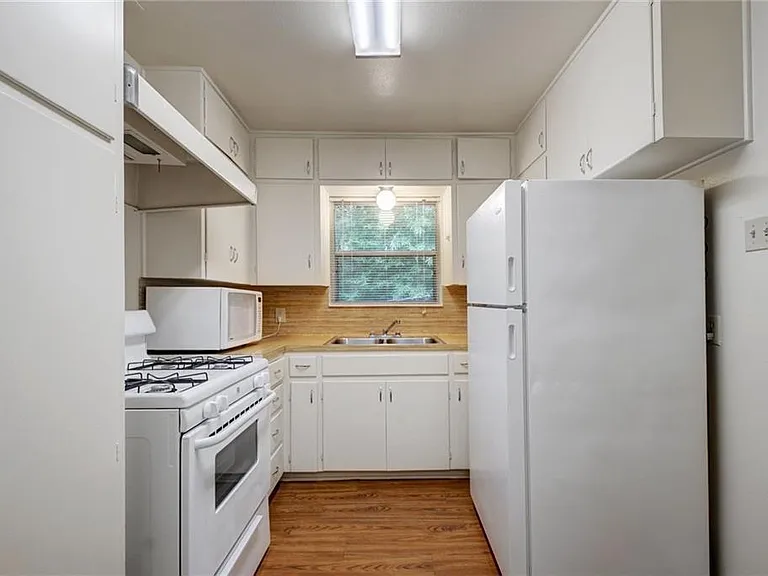 607 Bellevue Pl #B — Photo 7