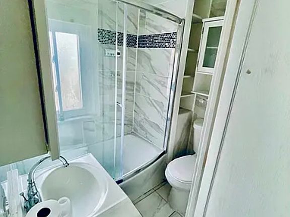 2nd image of 337 Lincoln Ave #2