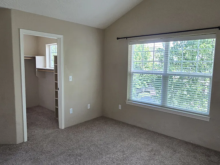 233 Wintersage Cir — Photo 15