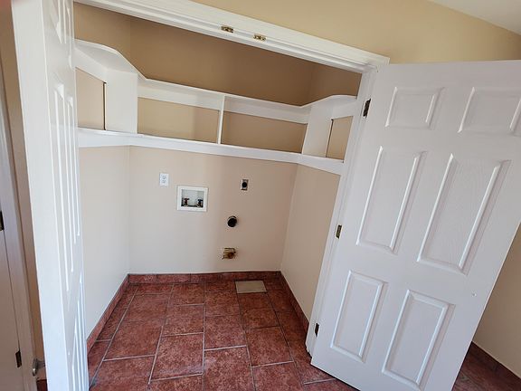 5th image of 3504 Evangeline Ave