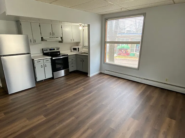 803 Franklin St — Photo 3