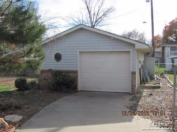 3rd image of 308 E Neal Ave