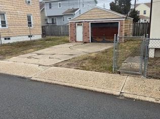 8 Bevy Ct, Brooklyn, NY