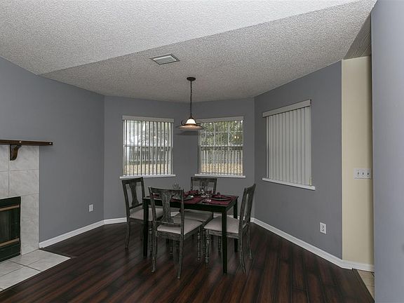 4th image of 1335 Eisenhower Dr