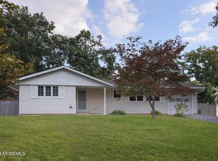 1027 Zircon Dr, Toms River, NJ 08753
