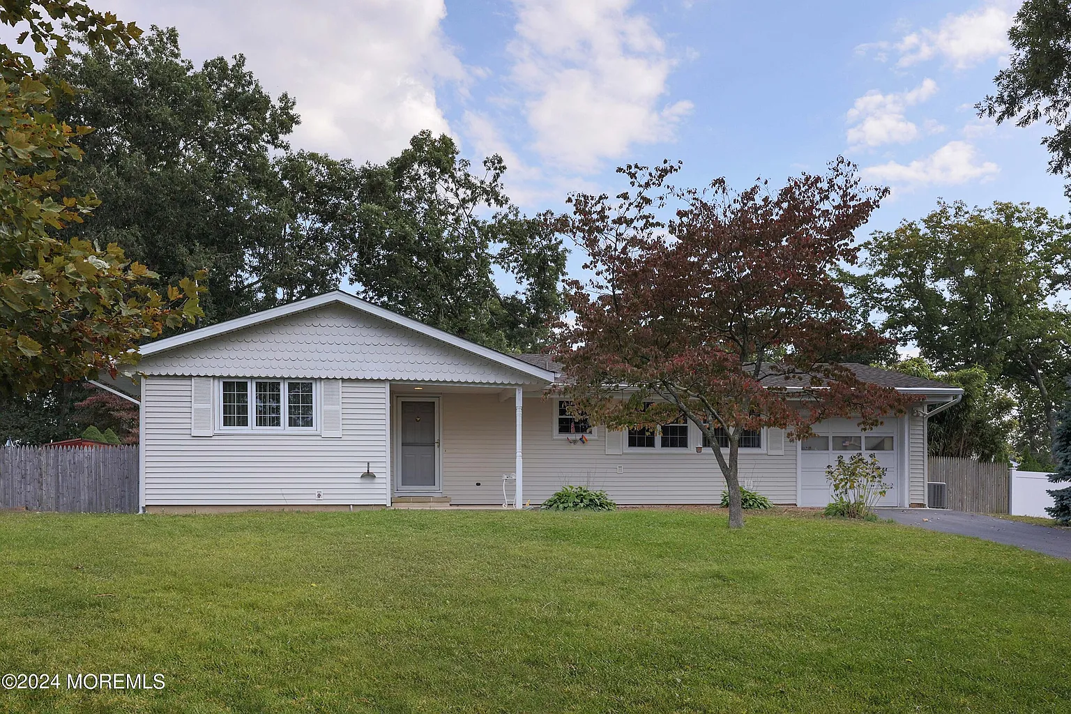 1027 Zircon Drive photo 1