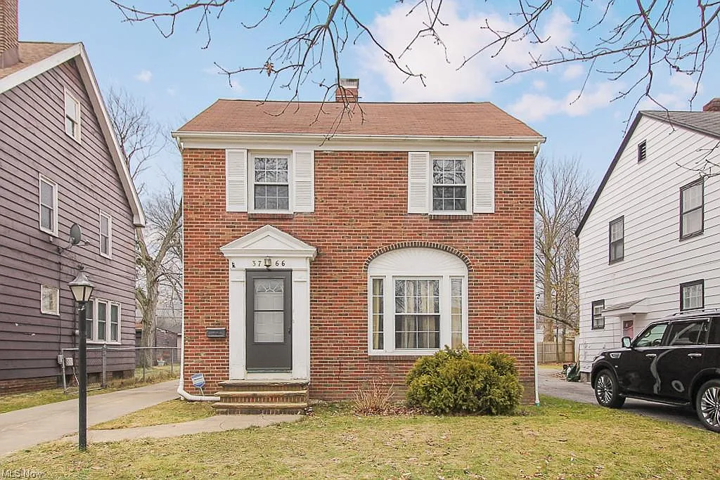 3766 Silsby Rd photo 1