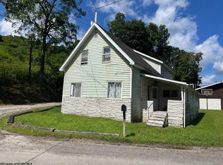 1213 Plum Run Rd, Mannington, WV 26582