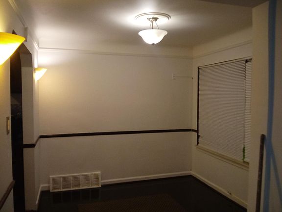 Dinning area with beautiful wall sconces