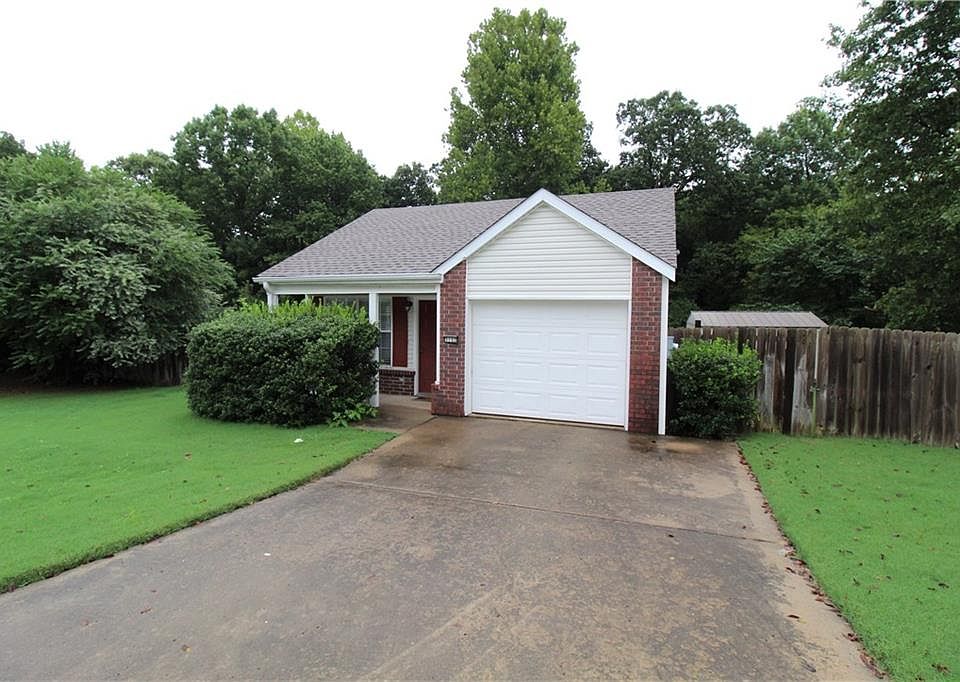 1st image of 3152 W Parkway Dr