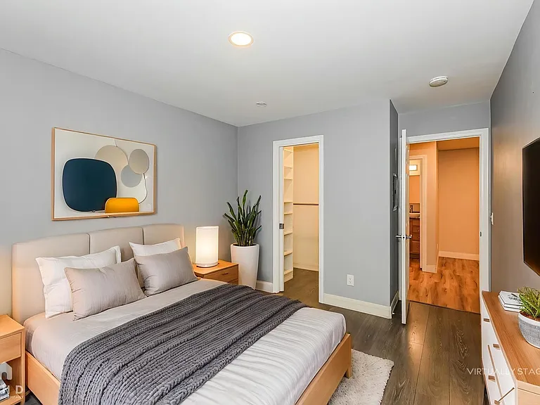 5252 Balboa Arms Dr #179 — Photo 4