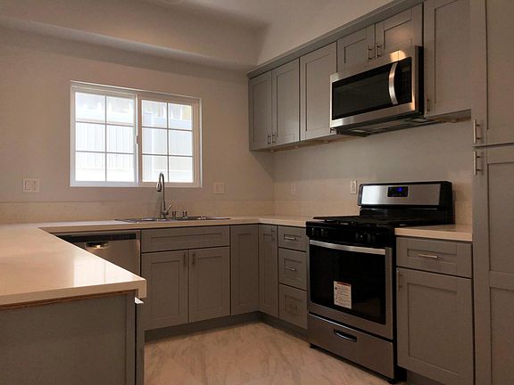 3rd image of 1137 Melrose Ave #2