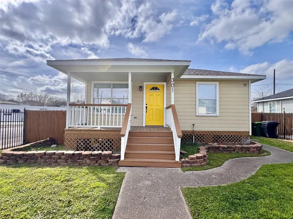 301 Enid St, Houston, TX 77009