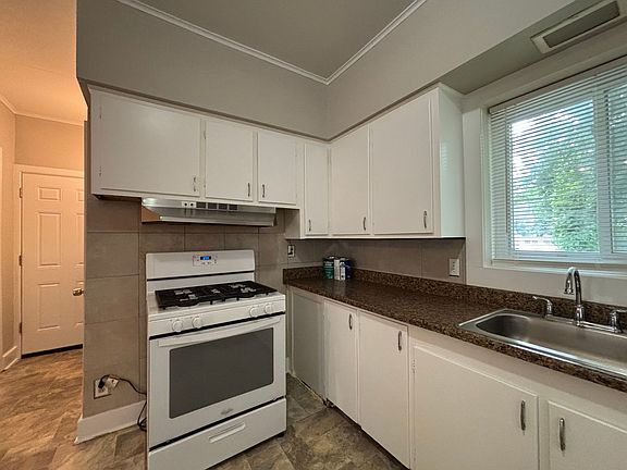 4th image of 47 Elmhurst St Unit 1