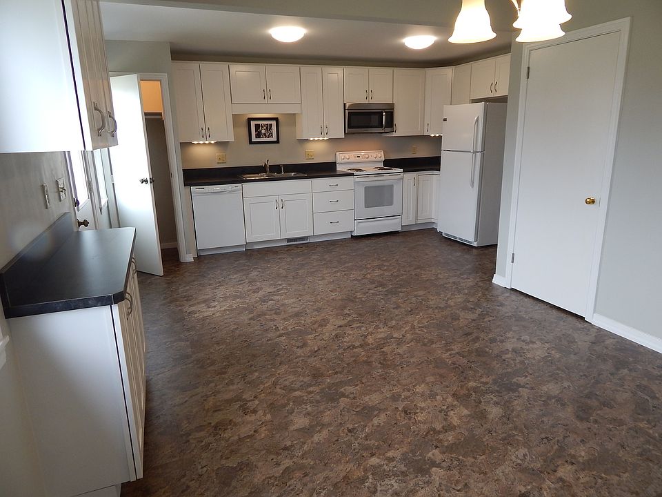 open floor plan diningroom