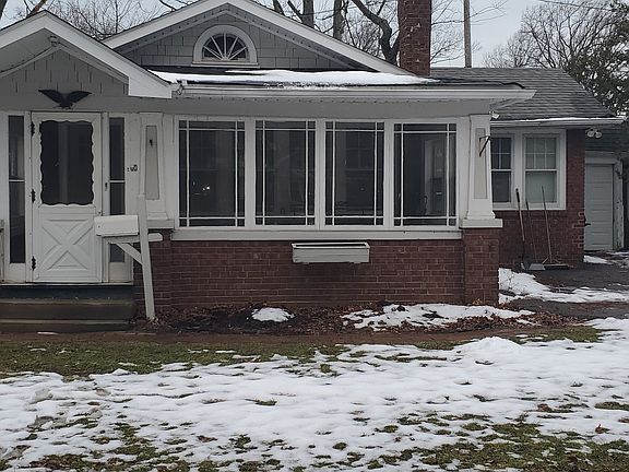 2nd image of 100 E 238th St