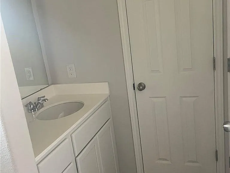 12809 Gilliland Ln — Photo 23