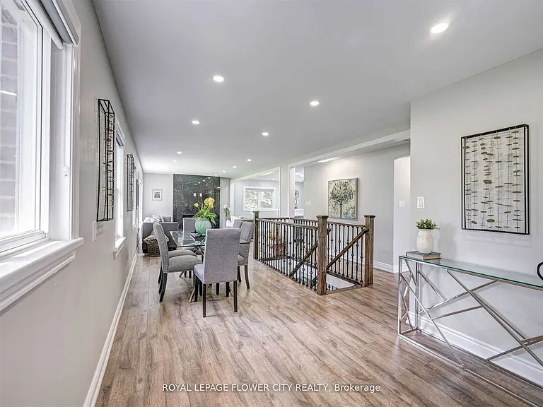 5263 Trafalgar Rd — Photo 7