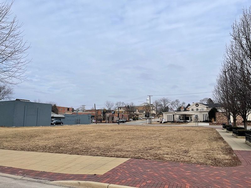 2nd image of 212 Dundee Ave