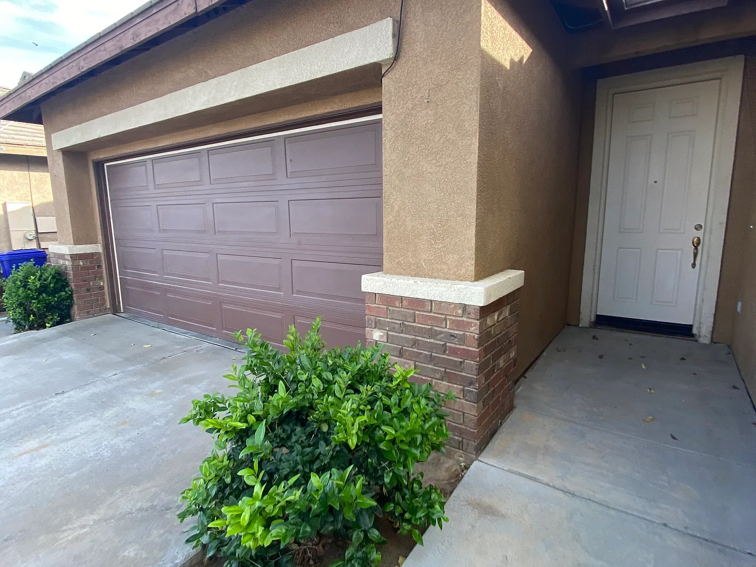 3 bed, 1970 sqft, $2,400 — Photo 3