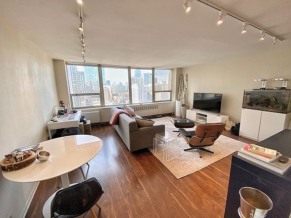 5th image of 1360 N Sandburg Ter APT 1803