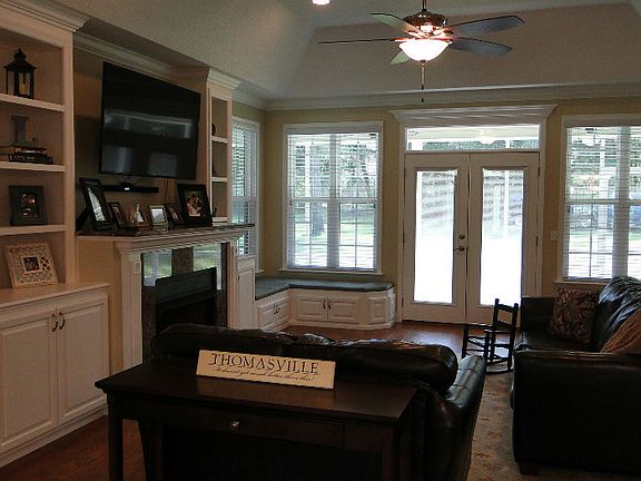 5th image of 725 NW Country Lake Dr