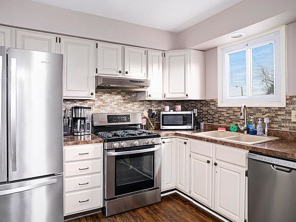 5th image of 7398 Wright St