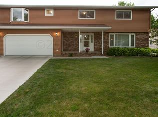 3213 Par St N, Fargo, ND 58102