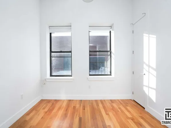 212 Crown St APT 3B, Brooklyn, NY 11225