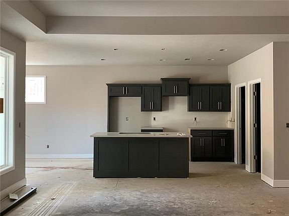 5th image of 4905 SW Marguerite St