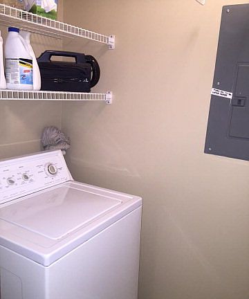 3rd image of 410 N Harbour Oaks Dr