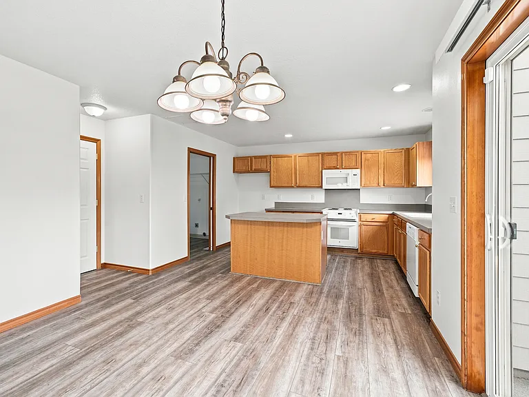 3203 NE 171st Ave — Photo 9