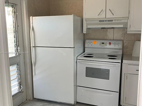 4th image of 1850 NE 169th St APT 308