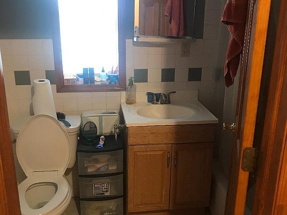 4th image of 1714 Cecil B Moore Ave APT 2
