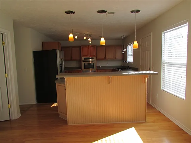 2651 Sutherland Dr — Photo 3